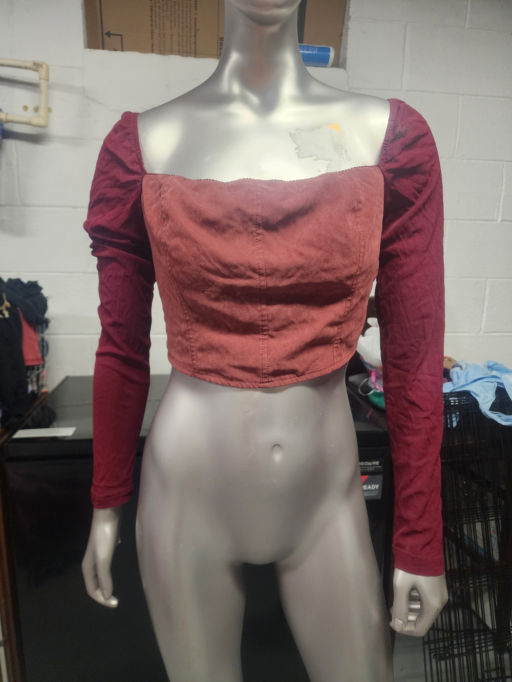 Cider Two-Tone Burgundy Square-Neck Long Sleeve Crop Top